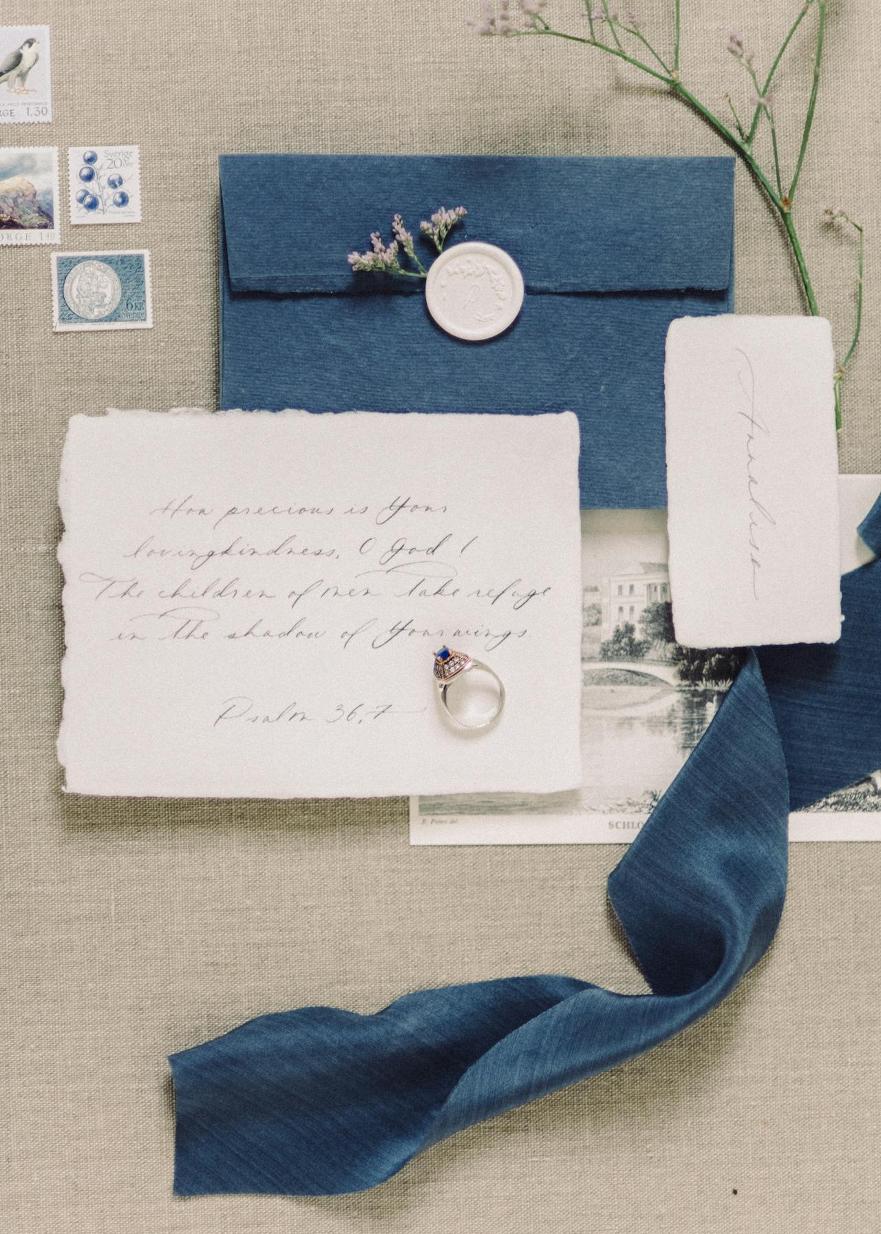 Detalle de alianza sobre invitación