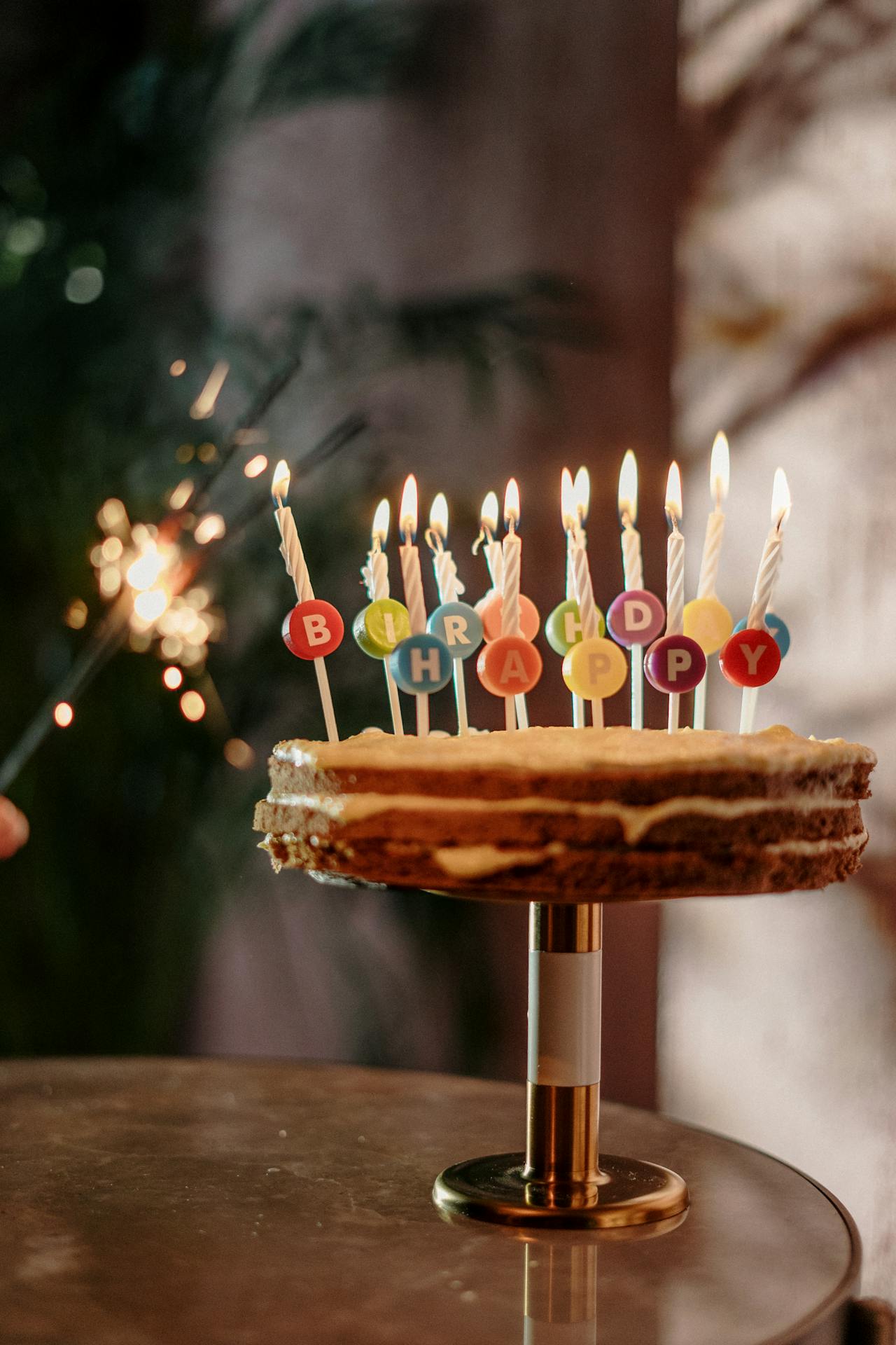 Pastel pequeño con velas