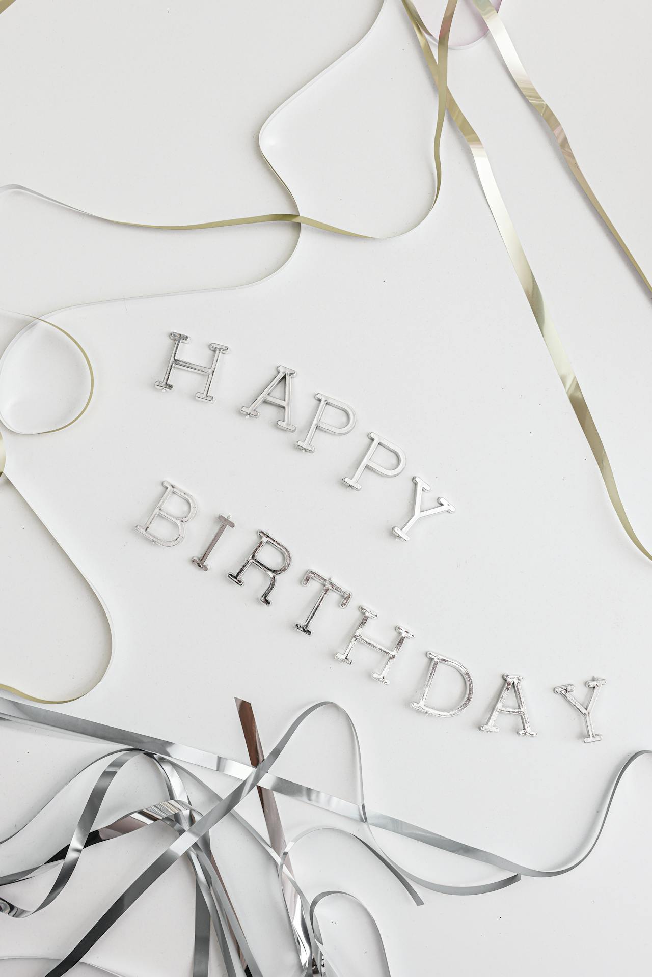 Feliz cumpleaños plateado