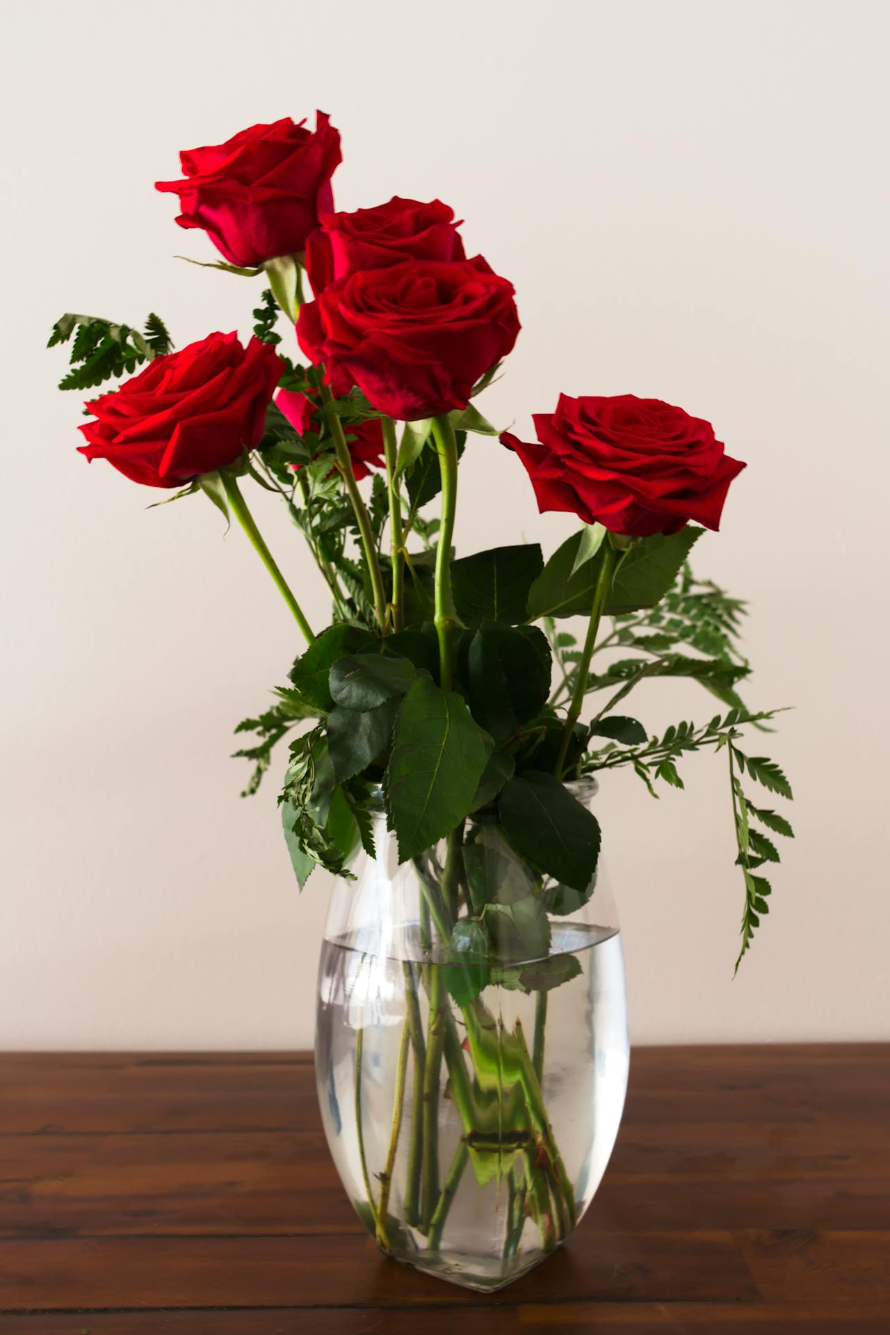 Jarrón con rosas Jarrón con rosas